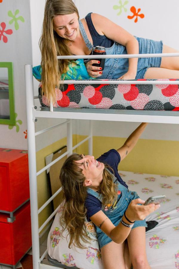 Rising Cock Party Hostel Λάγος Εξωτερικό φωτογραφία