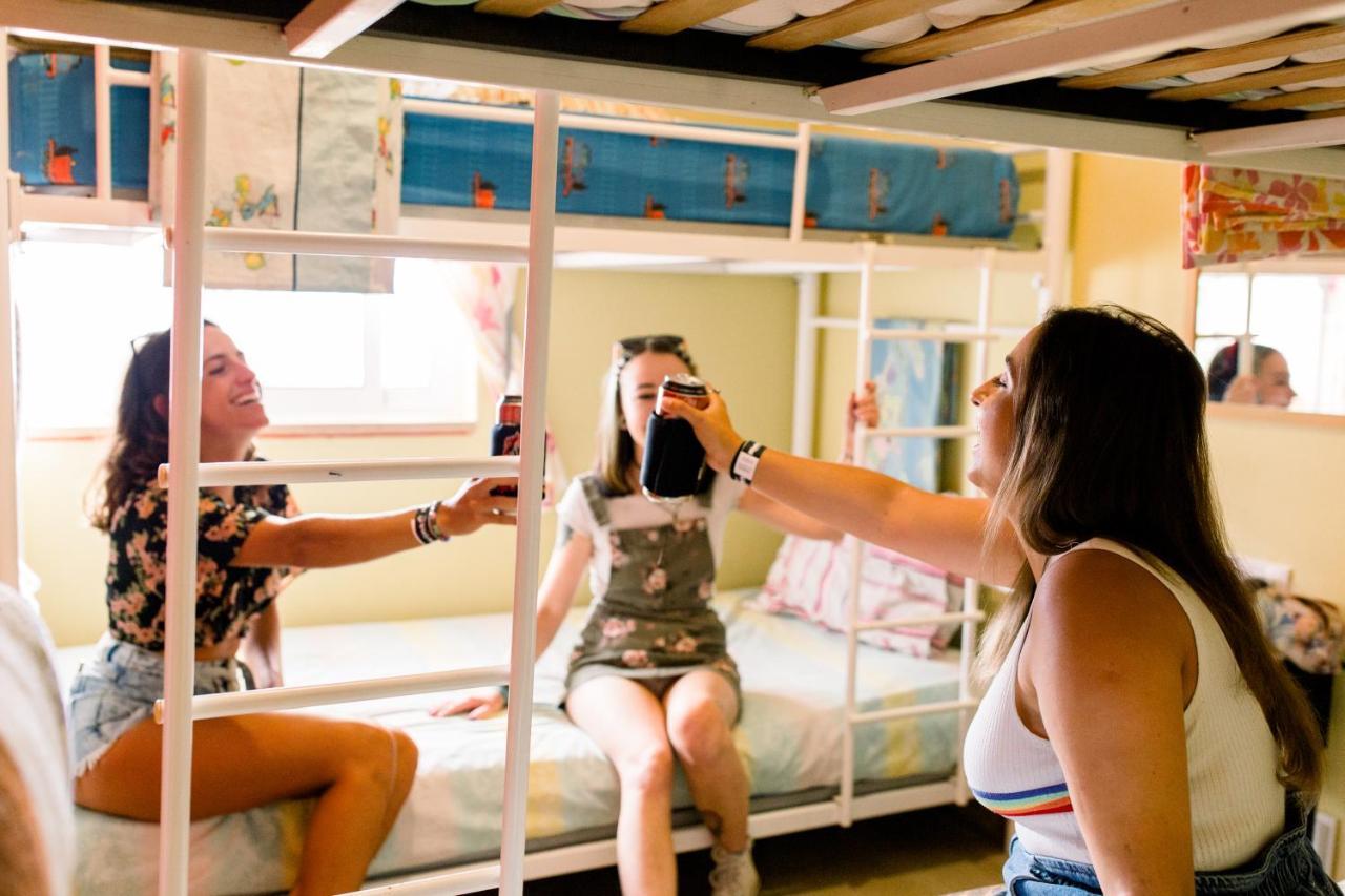 Rising Cock Party Hostel Λάγος Εξωτερικό φωτογραφία